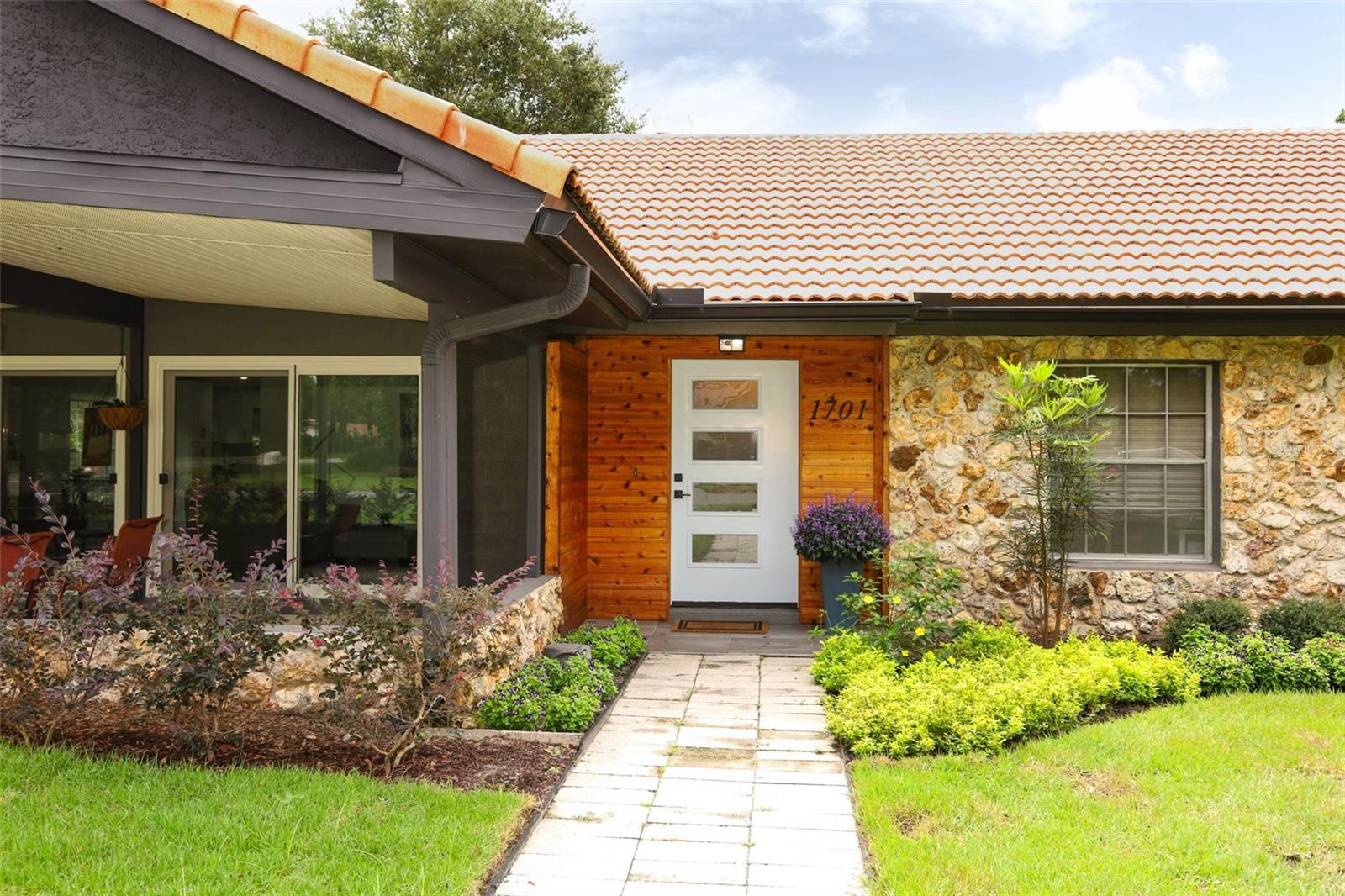 1701 CARLTON STREET