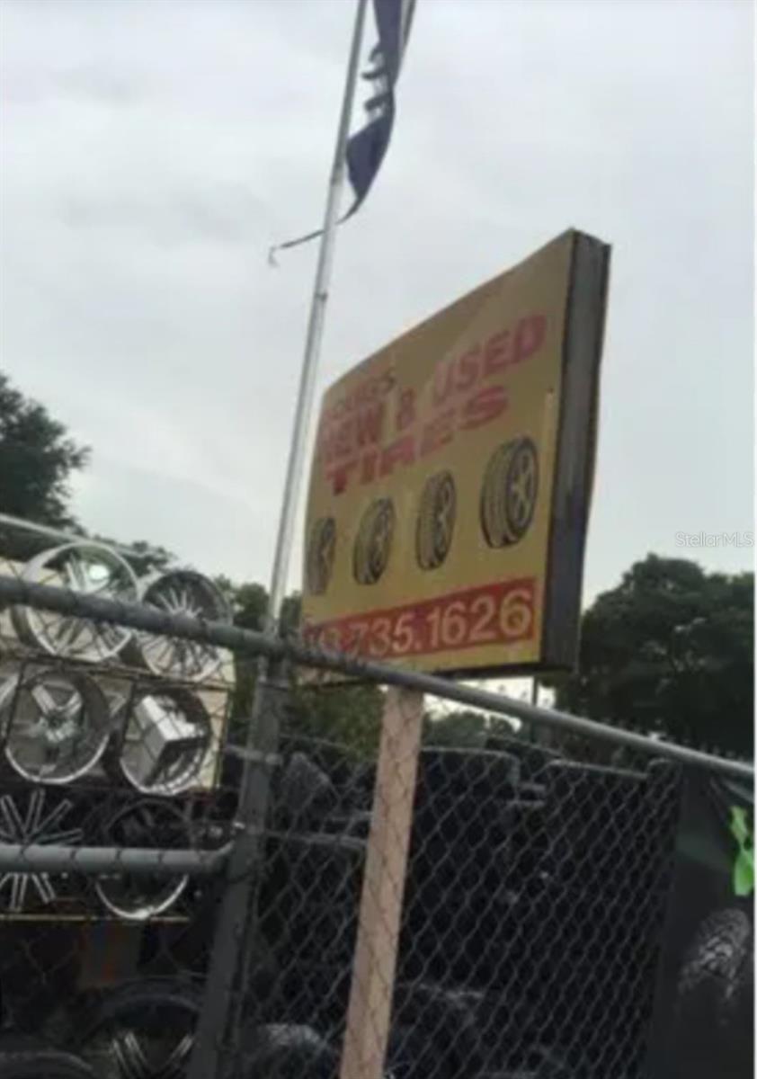 HAMPSHIRE PARK - Commercial Sale