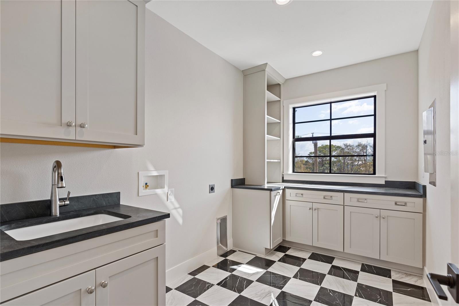 SUN PLAZA ISLES SEC 3 - Residential