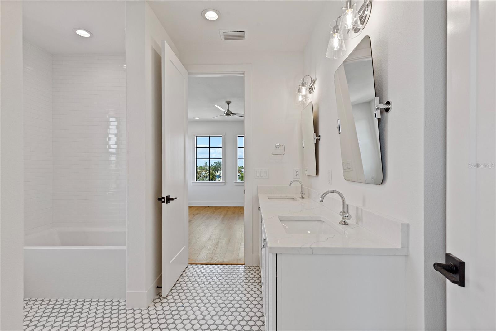 SUN PLAZA ISLES SEC 3 - Residential