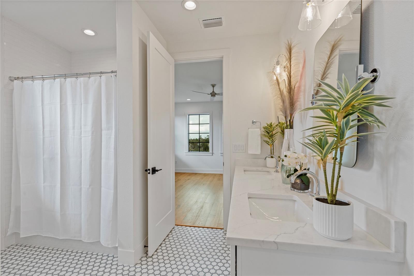 SUN PLAZA ISLES SEC 3 - Residential