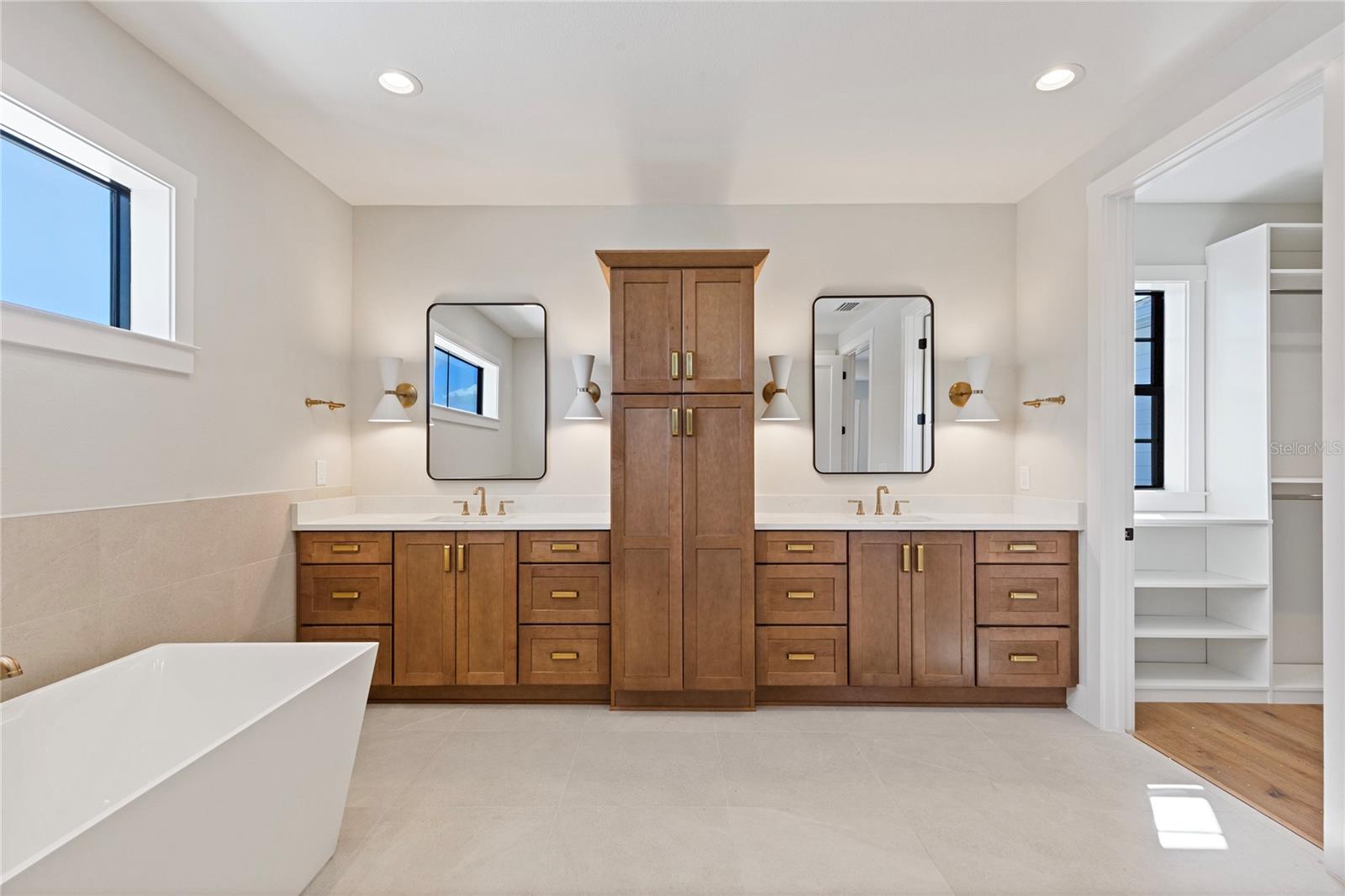 SUN PLAZA ISLES SEC 3 - Residential