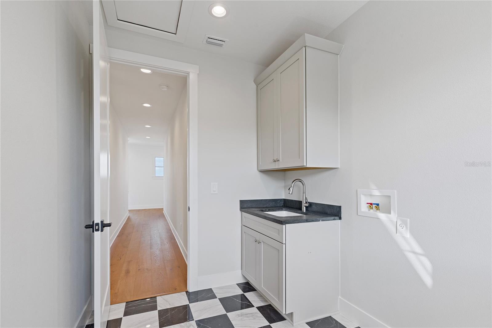 SUN PLAZA ISLES SEC 3 - Residential