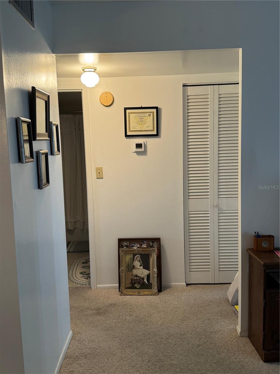 GATEWAY SQUARE APTS - Residential