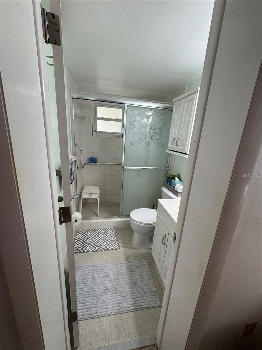 GATEWAY SQUARE APTS - Residential