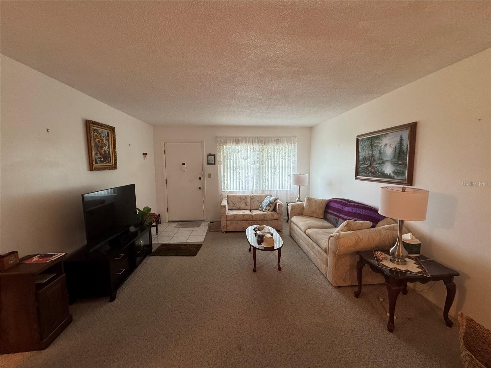 GATEWAY SQUARE APTS - Residential