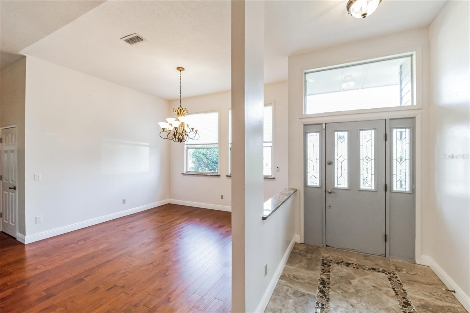 CRYSTAL LAKE ESTATES - Residential Lease