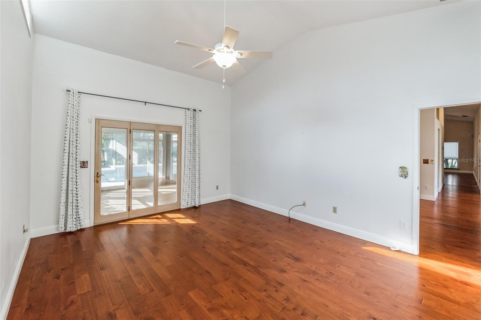 CRYSTAL LAKE ESTATES - Residential Lease