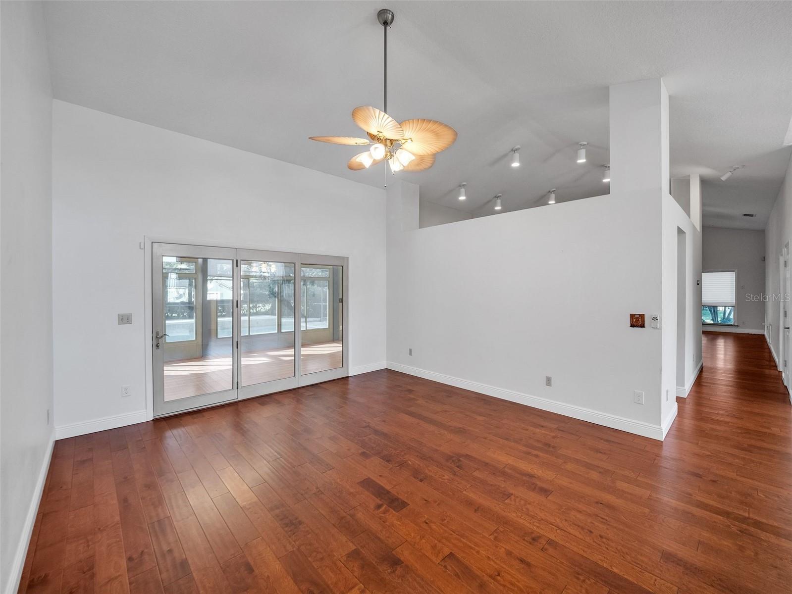 CRYSTAL LAKE ESTATES - Residential Lease