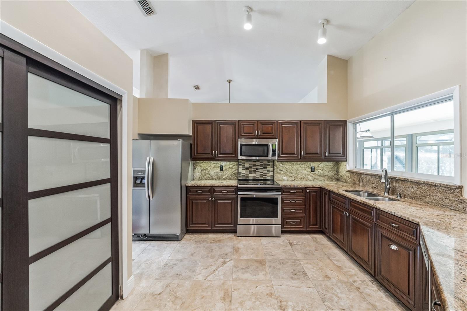 CRYSTAL LAKE ESTATES - Residential Lease