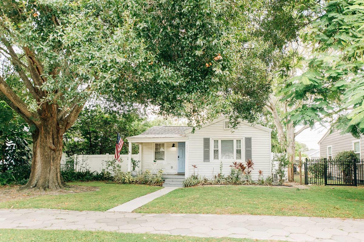 Fully Stocked & Furnished Bungalow. Welcome to this beautifully furnished bungalow located in St. Pete’s vibrant Oak Park neighborhood—known for its charming brick streets, artistic flair, and friendly community vibe. This turnkey rental is perfect for those looking for charming home with all the comforts of modern living and the character of a classic Florida bungalow. Inside, you’ll find stylish furnishings, a cozy and inviting living space, a fully equipped kitchen, stackable washer/dryer, and thoughtfully decorated bedrooms ready for you to settle in and enjoy. Outside, unwind in your oversized private fenced yard, complete with turf and al fresco dining! Monthly yard service included—making maintenance a breeze! Located just minutes to Central Avenue’s shops, breweries, and restaurants, downtown St. Pete, and beaches. Easy access to Publix, Trader Joe’s, and neighborhood favorites like Bandit Coffee, Crumb Factory, Casita Taqueria, and Cappy’s Pizza. Quick commute to BayCare hospitals, Johns Hopkins All Children’s, and St. Anthony’s. Did NOT flood in recent hurricanes!
Enjoy the best of St Pete-where walkability meets historic charm!