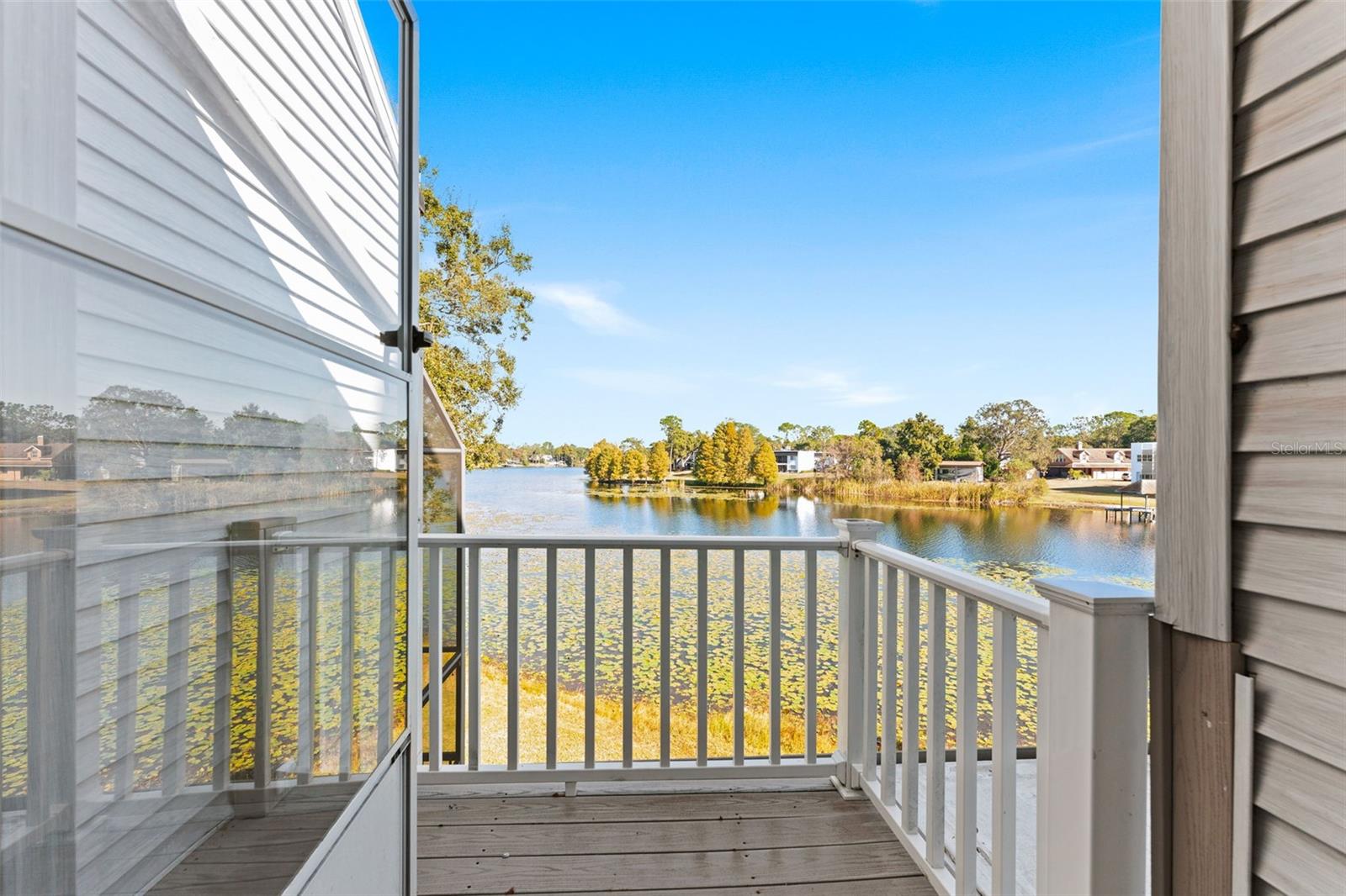 TIFFANY OAKS LAKESIDE CONDO - Residential