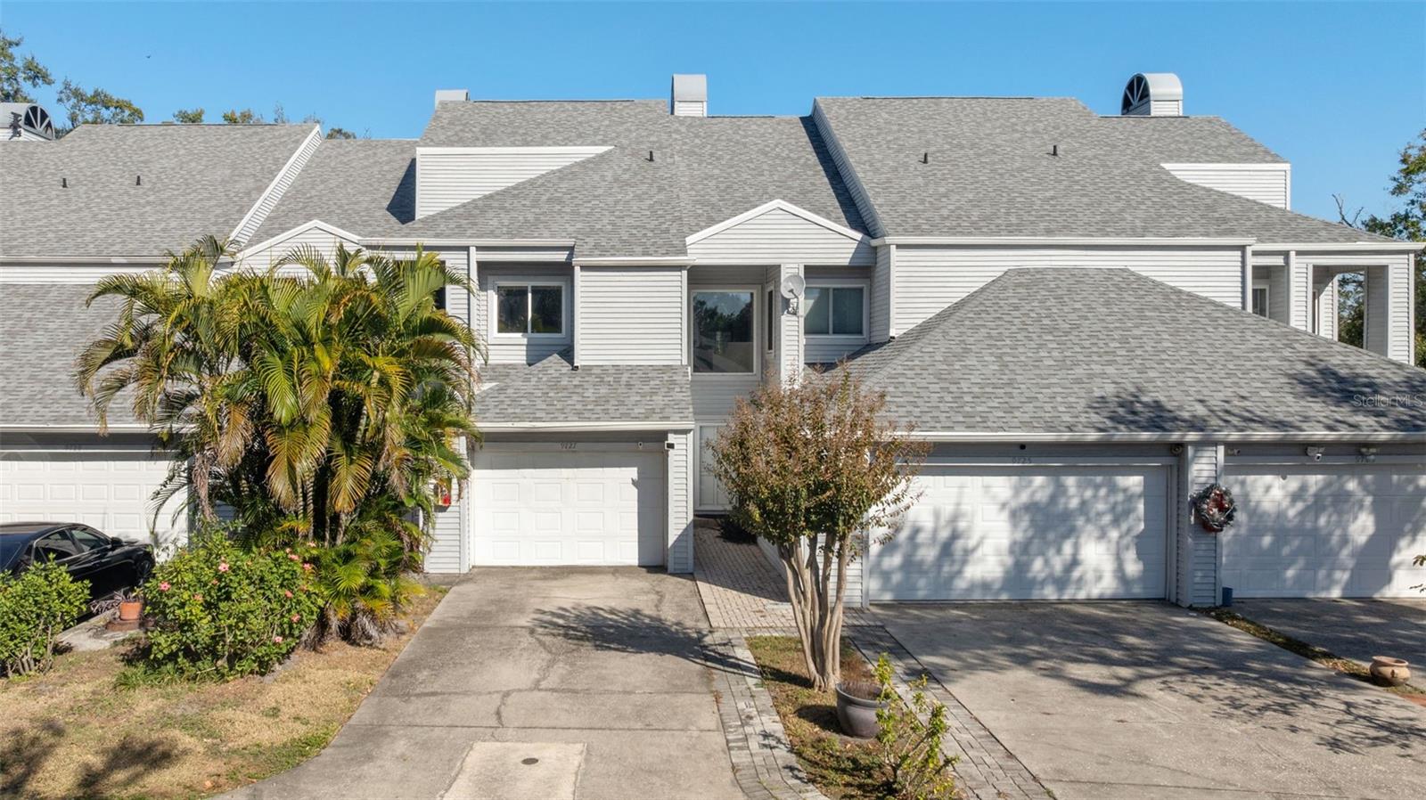 TIFFANY OAKS LAKESIDE CONDO - Residential