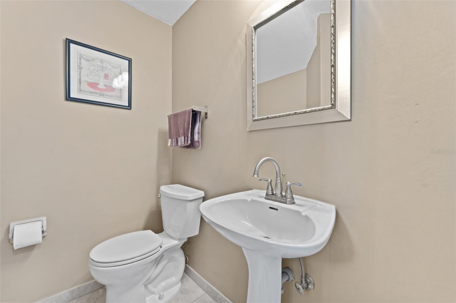 TIFFANY OAKS LAKESIDE CONDO - Residential