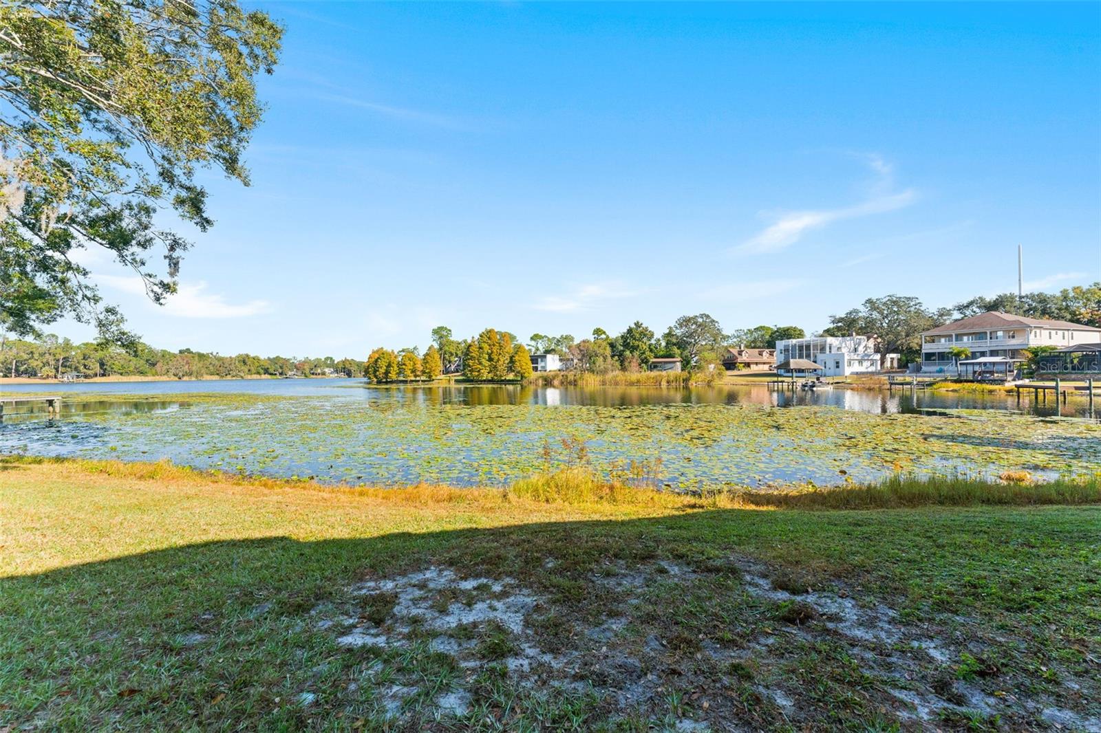 TIFFANY OAKS LAKESIDE CONDO - Residential