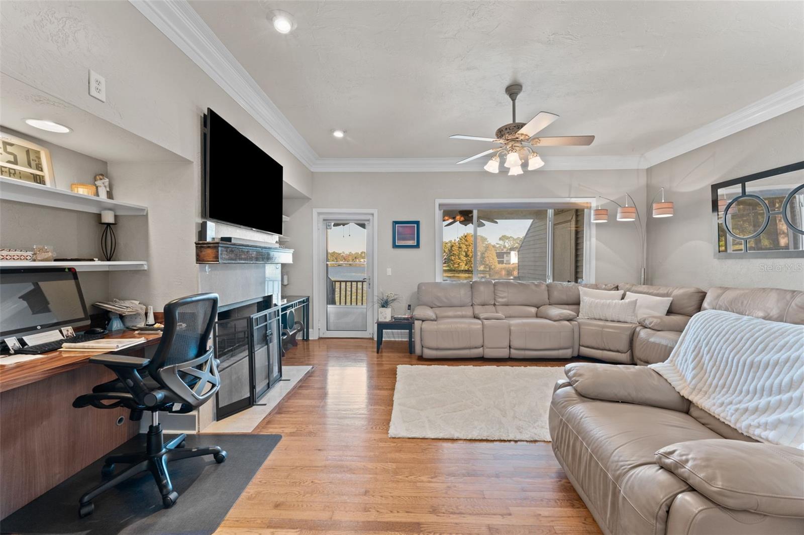 TIFFANY OAKS LAKESIDE CONDO - Residential