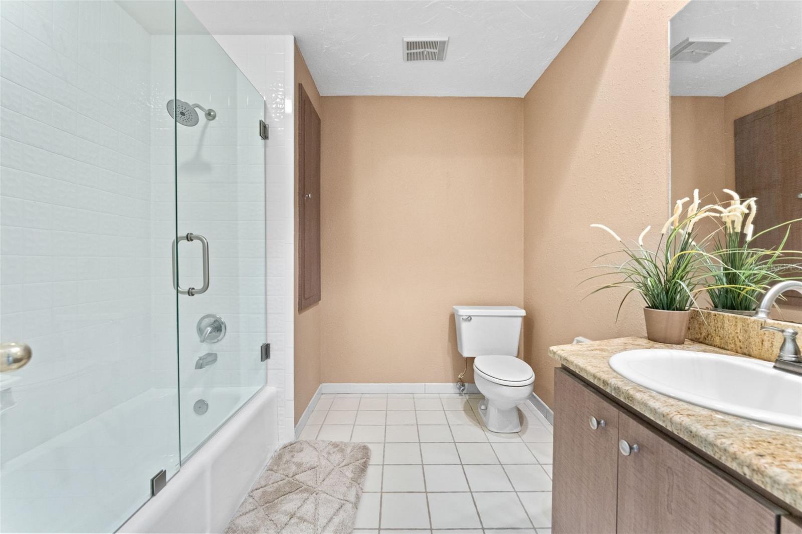 TIFFANY OAKS LAKESIDE CONDO - Residential