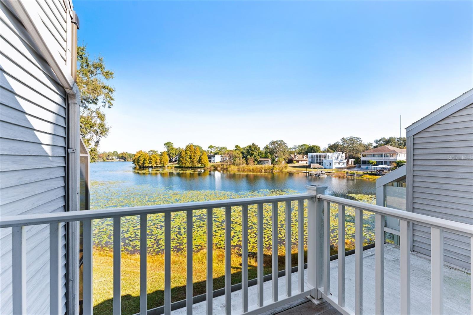 TIFFANY OAKS LAKESIDE CONDO - Residential