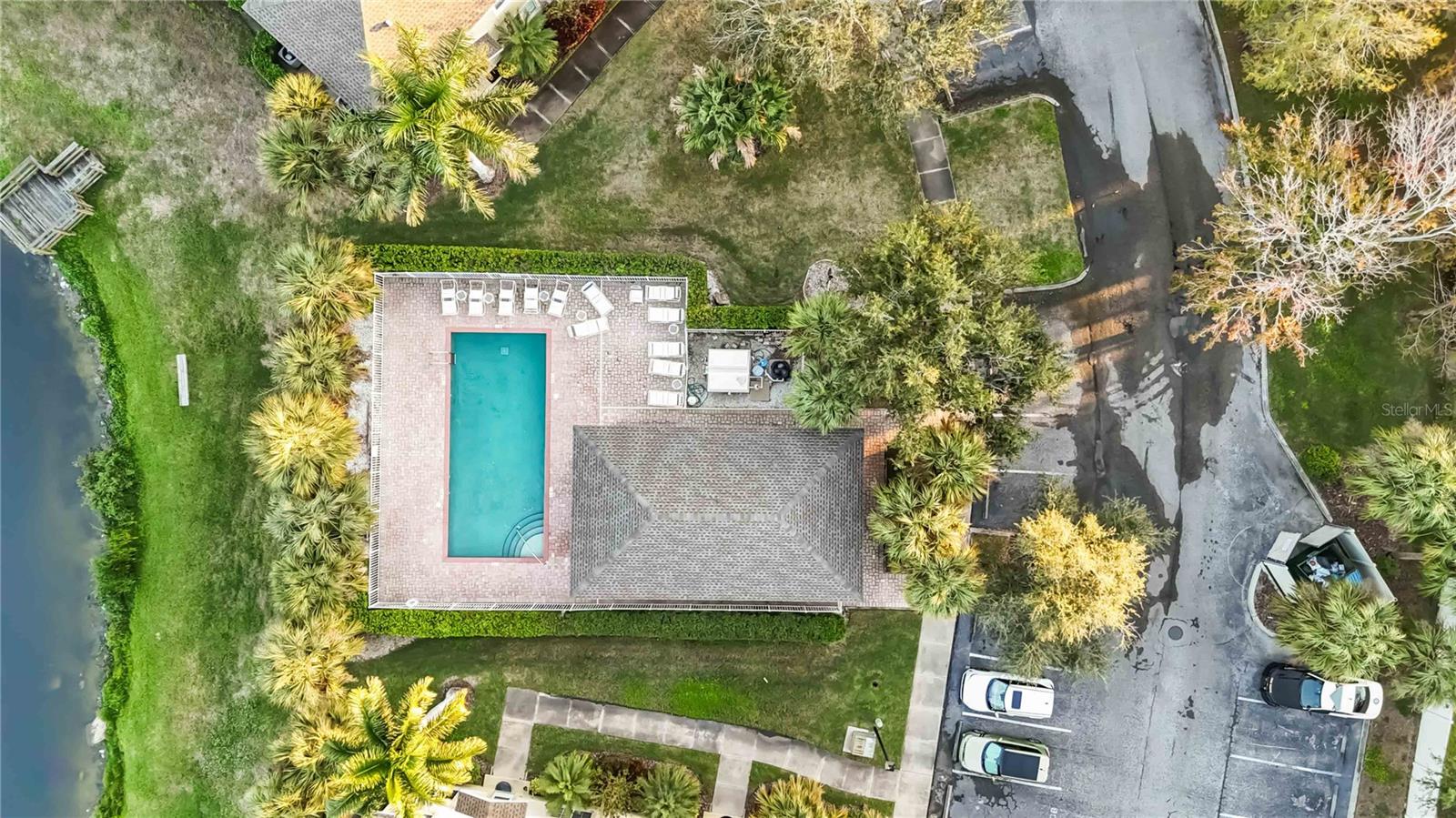 LAKESIDE VILLAGE TOWNHOME - Residential