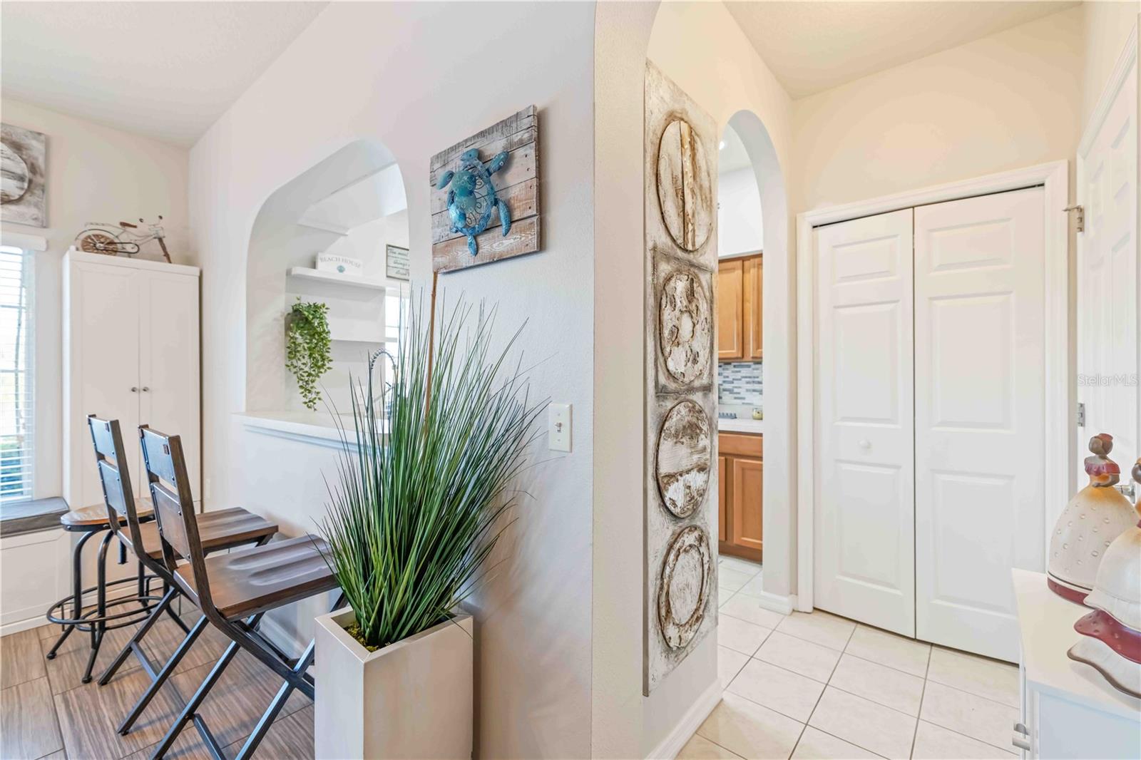 LAKESIDE VILLAGE TOWNHOME - Residential