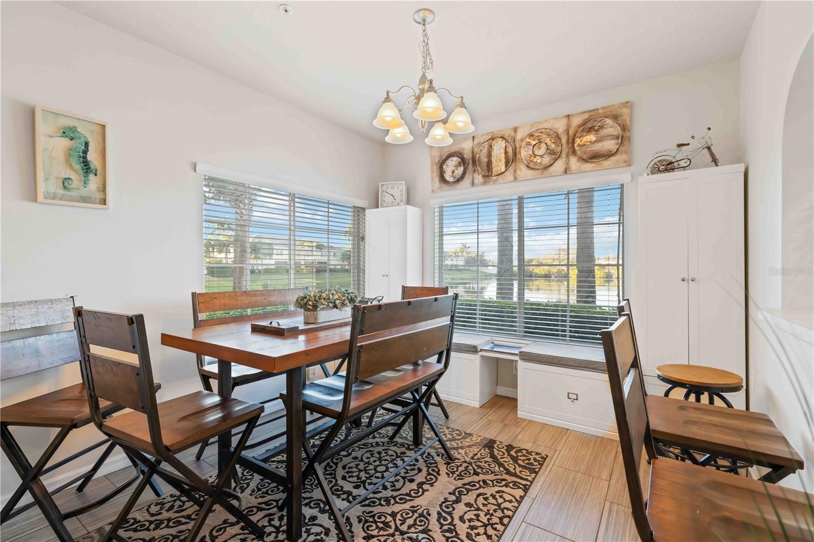 LAKESIDE VILLAGE TOWNHOME - Residential