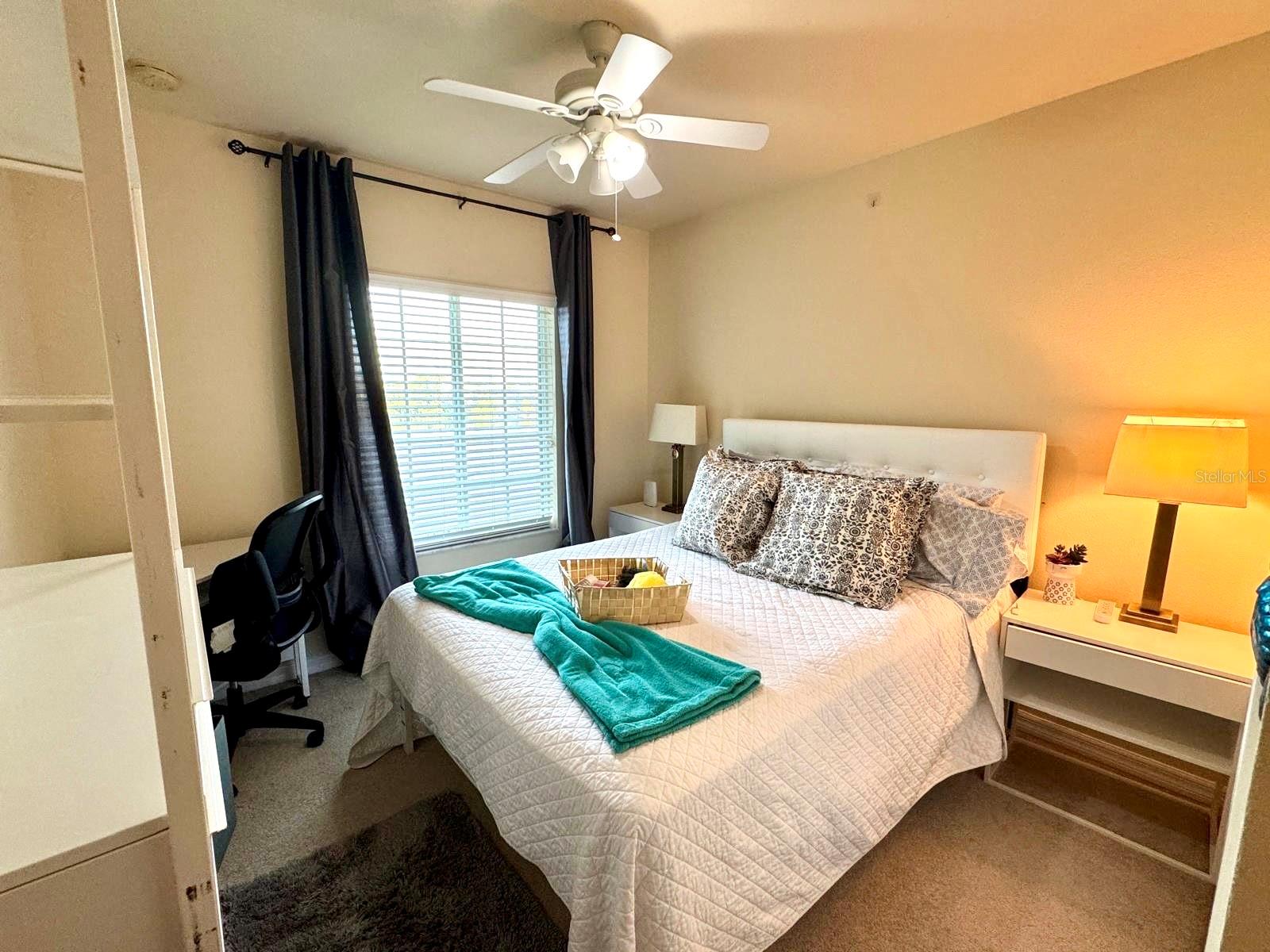 LAKESIDE VILLAGE TOWNHOME - Residential