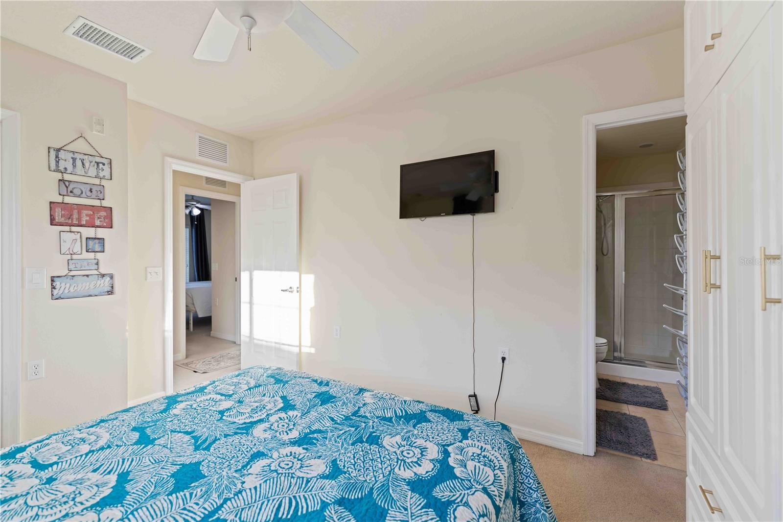 LAKESIDE VILLAGE TOWNHOME - Residential