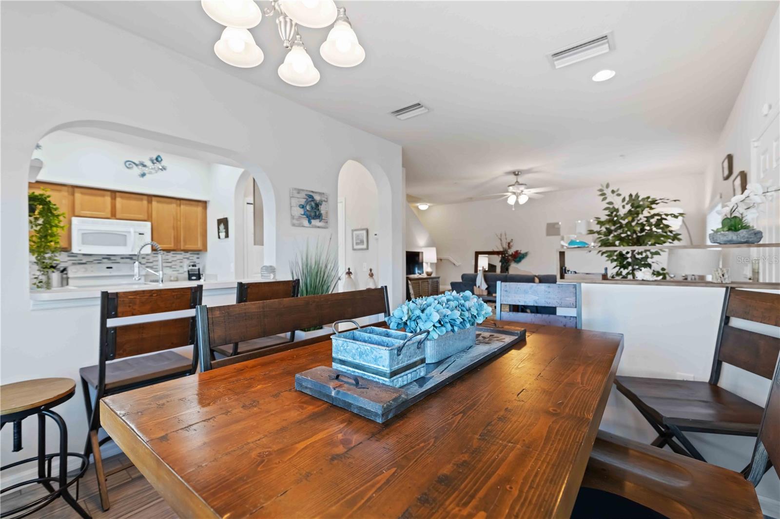 LAKESIDE VILLAGE TOWNHOME - Residential