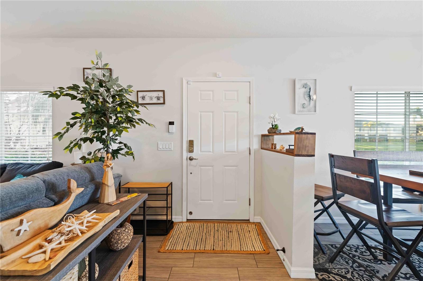 LAKESIDE VILLAGE TOWNHOME - Residential