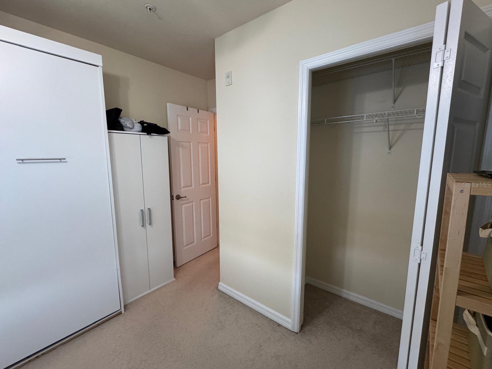 LAKESIDE VILLAGE TOWNHOME - Residential