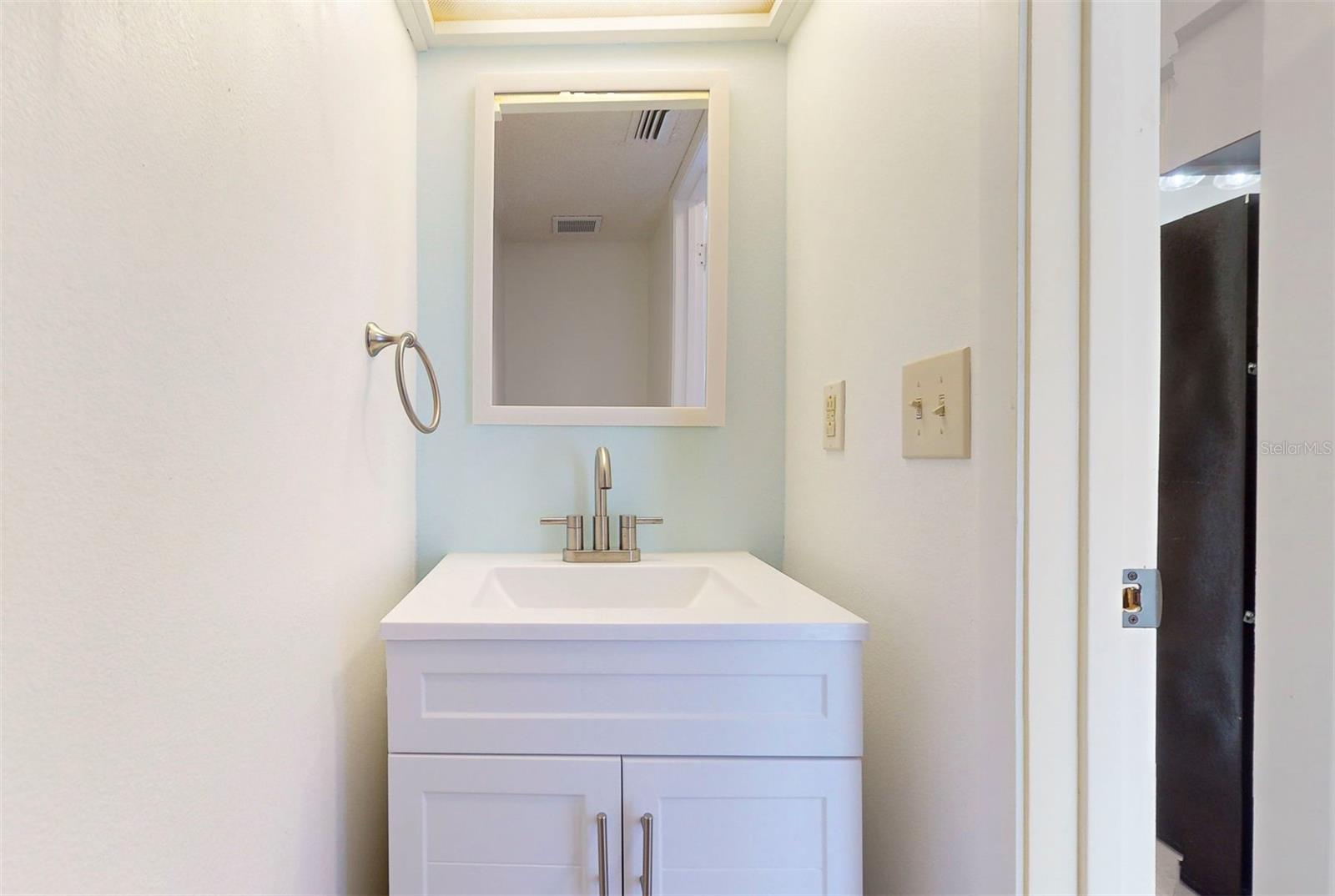 PINEBROOK ESTATES - Residential Lease