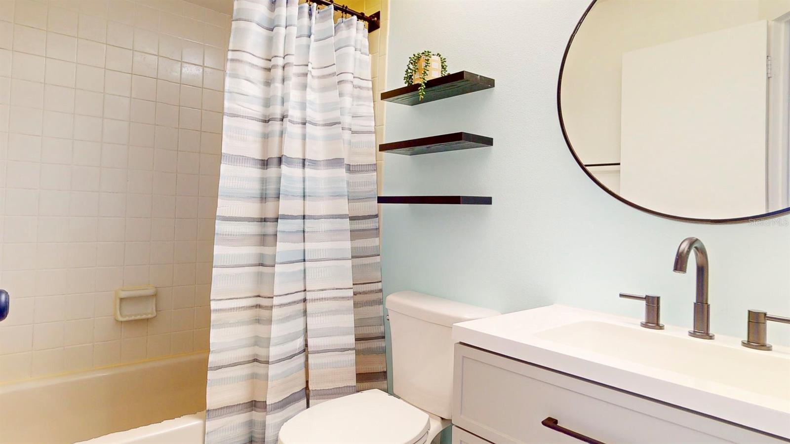 PINEBROOK ESTATES - Residential Lease