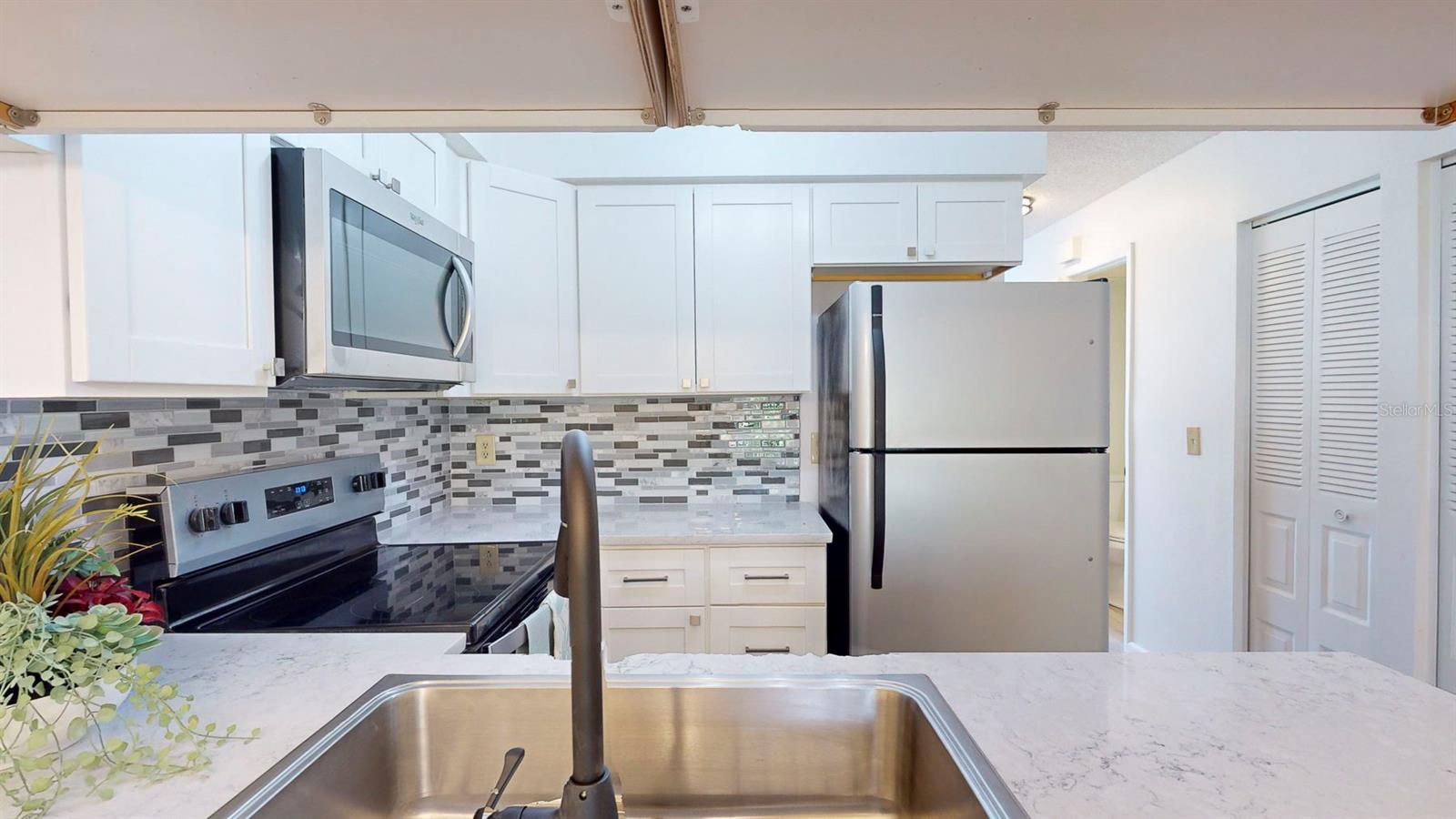 PINEBROOK ESTATES - Residential Lease