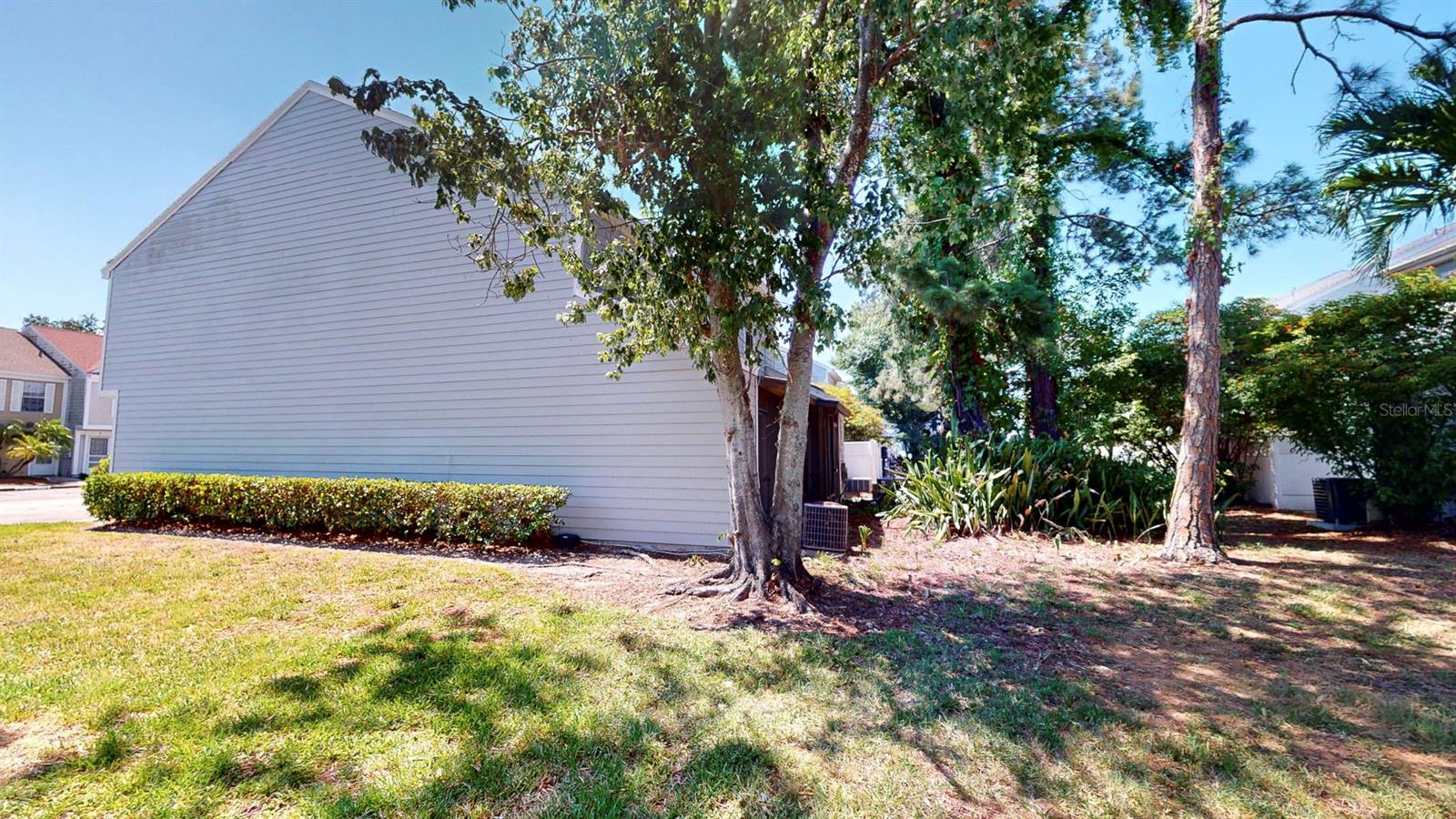 PINEBROOK ESTATES - Residential Lease