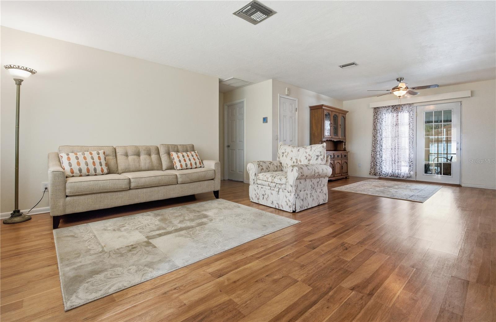 527 BOUNTY AVENUE NE