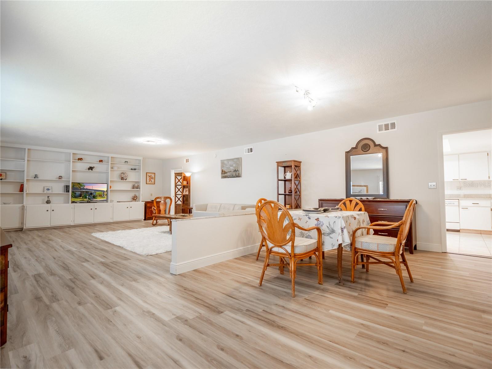 HARBOR CREST 400 APT - Residential