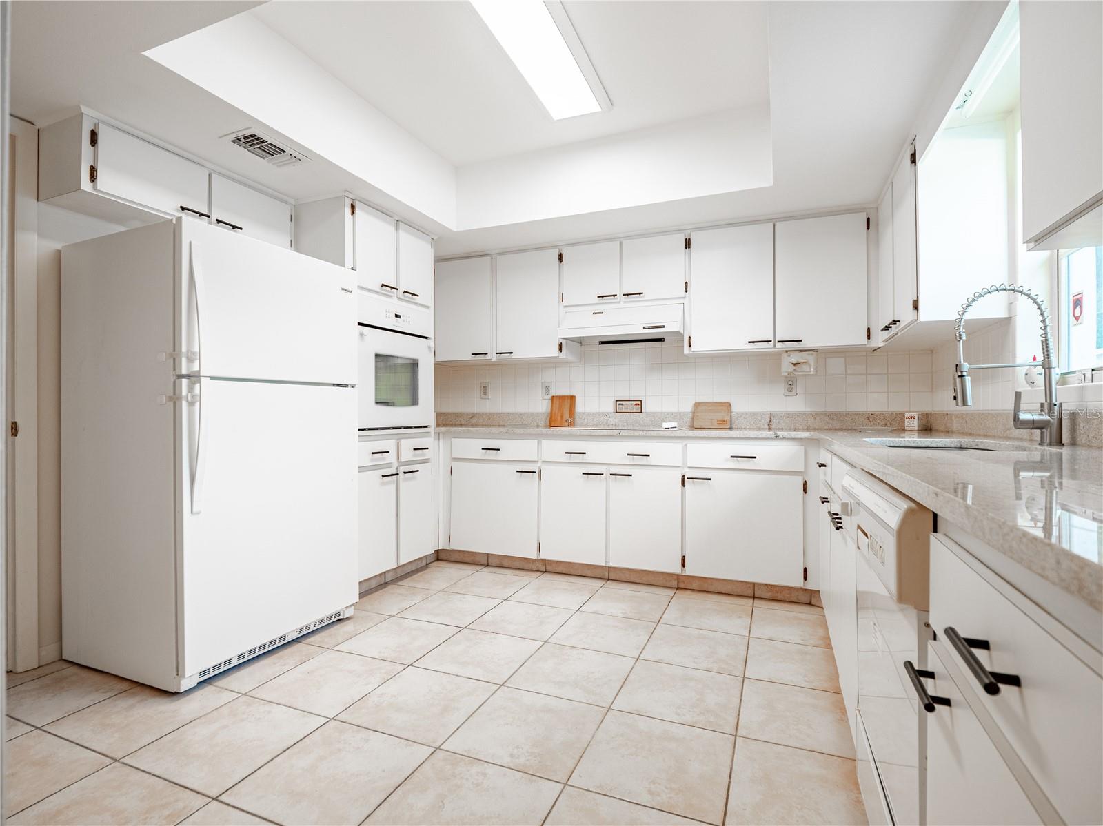 HARBOR CREST 400 APT - Residential