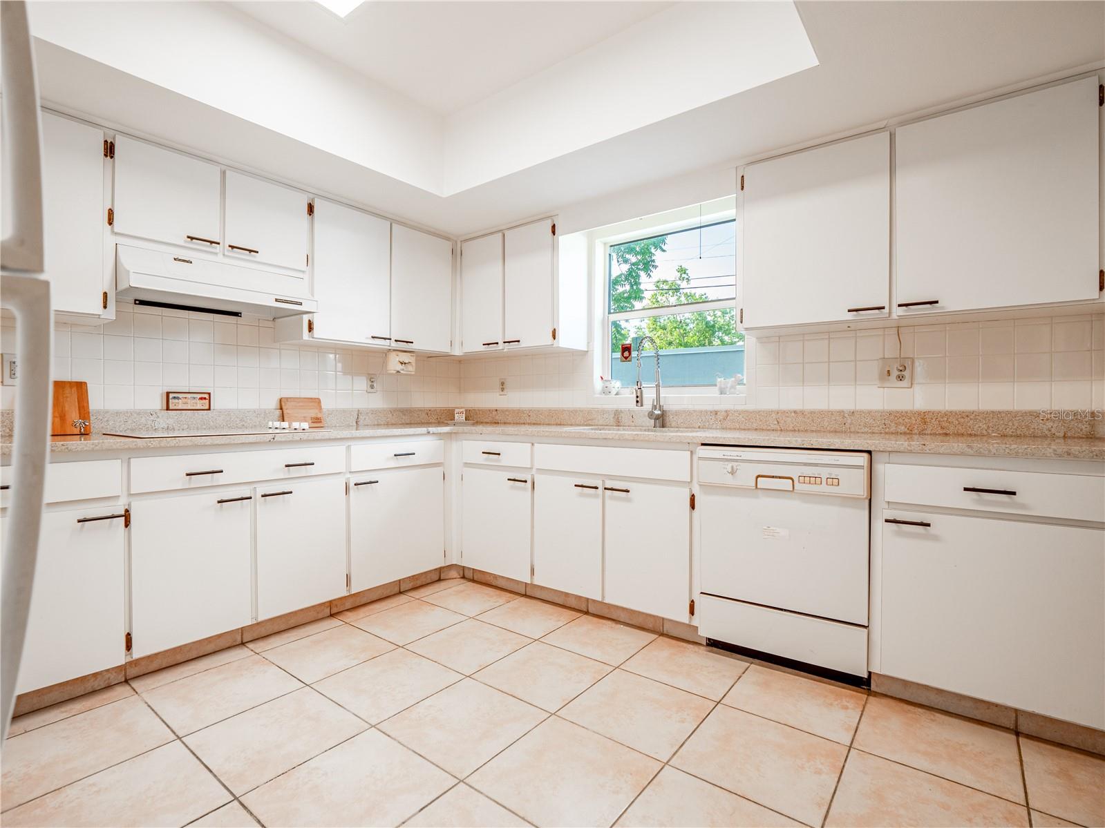 HARBOR CREST 400 APT - Residential