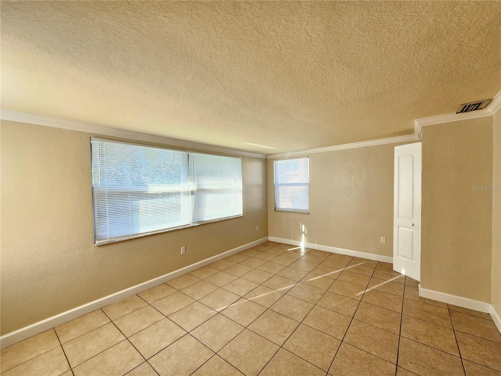 TAHITIAN HOMES - Residential Lease