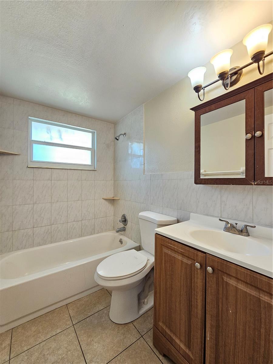 TAHITIAN HOMES - Residential Lease