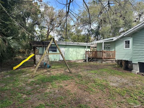 A home in LAKELAND