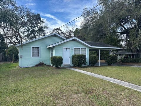 A home in LAKELAND