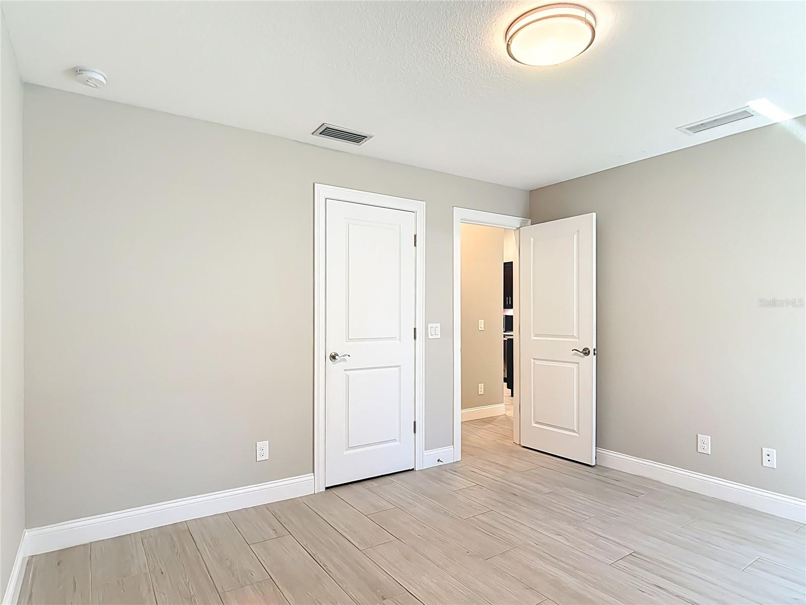 ENGLEWOOD VIEW - Residential Lease