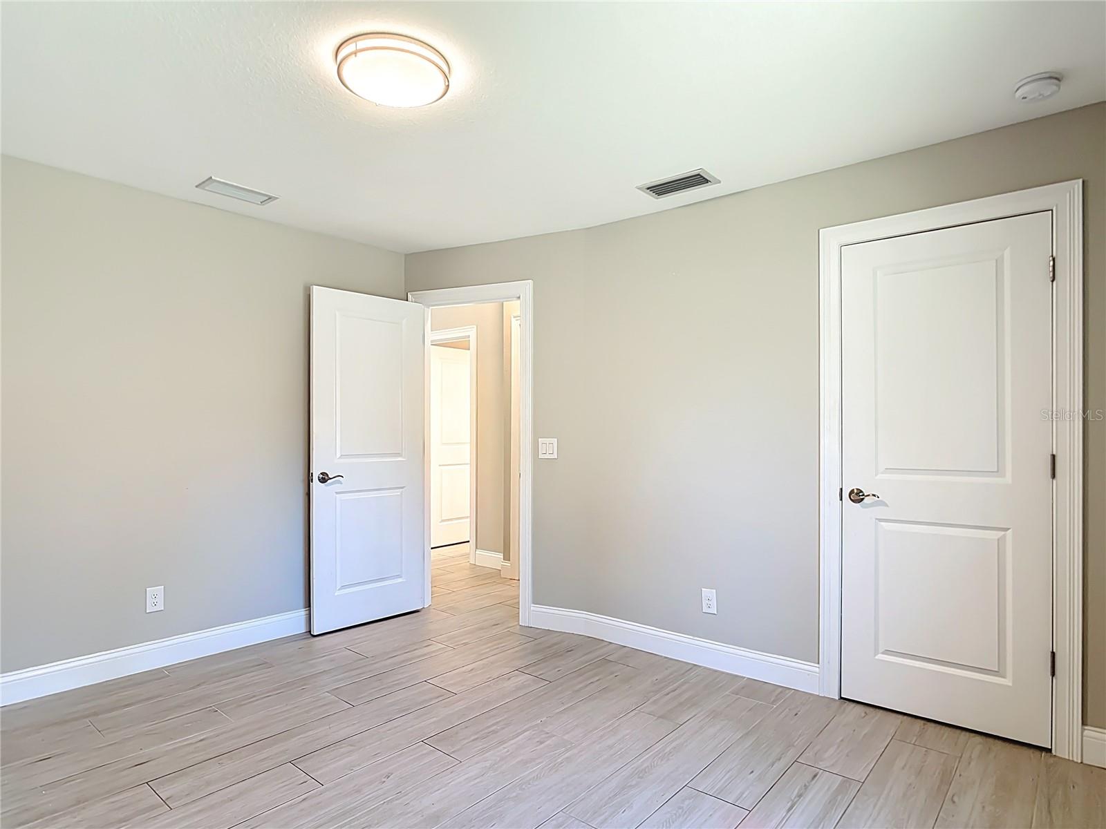 ENGLEWOOD VIEW - Residential Lease