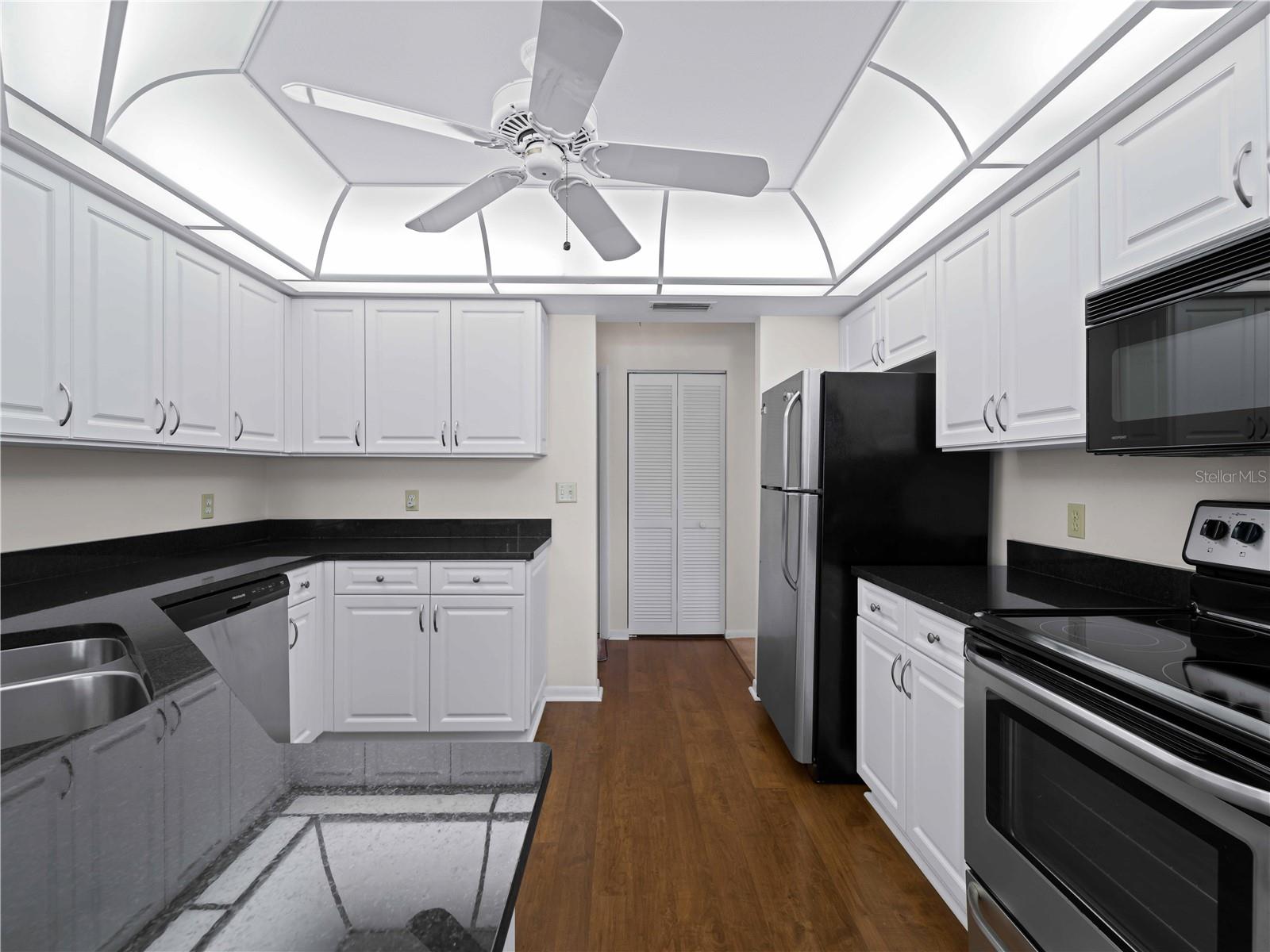 COVE POINTE - Residential