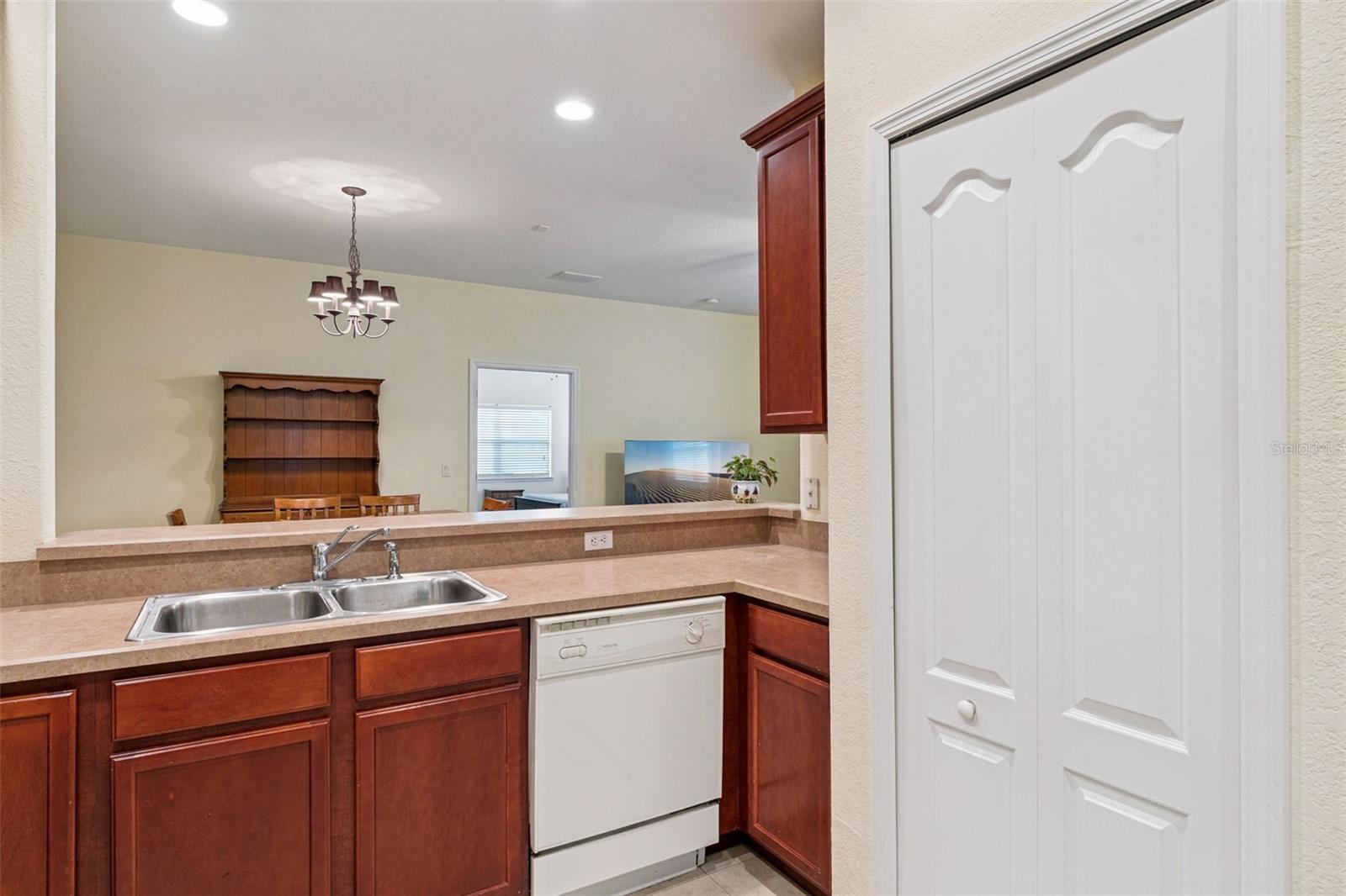 MAGNOLIA POINTE - Residential