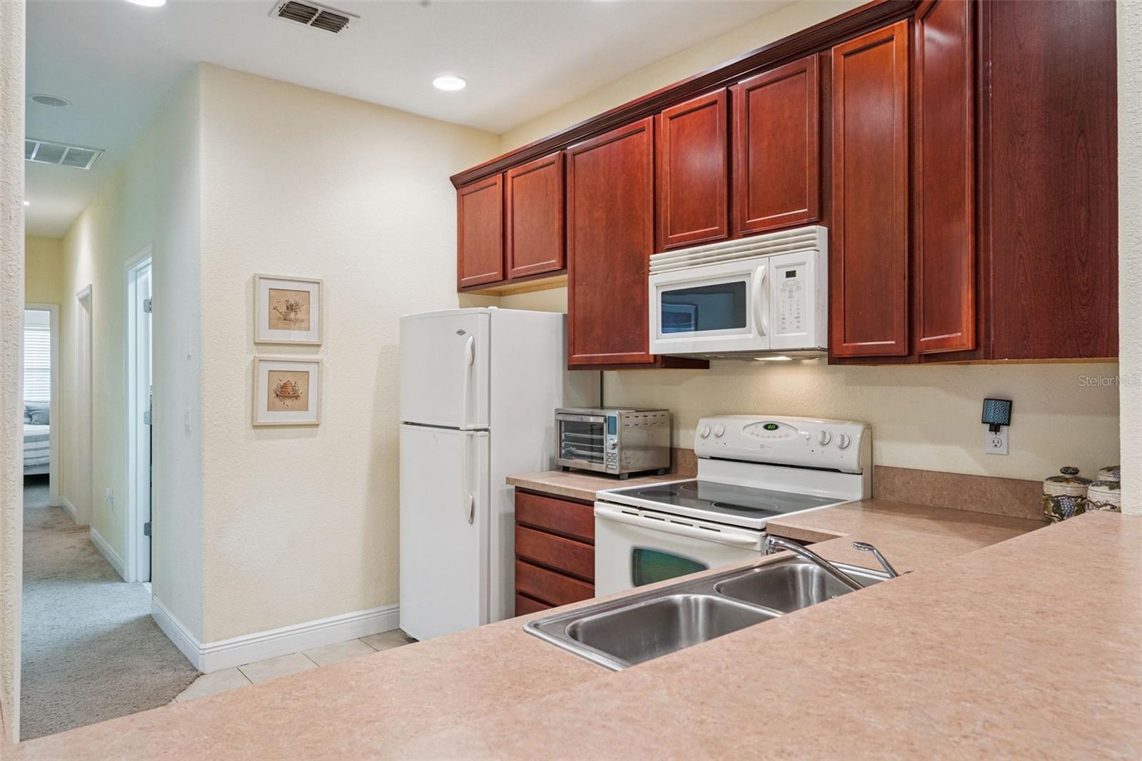 MAGNOLIA POINTE - Residential