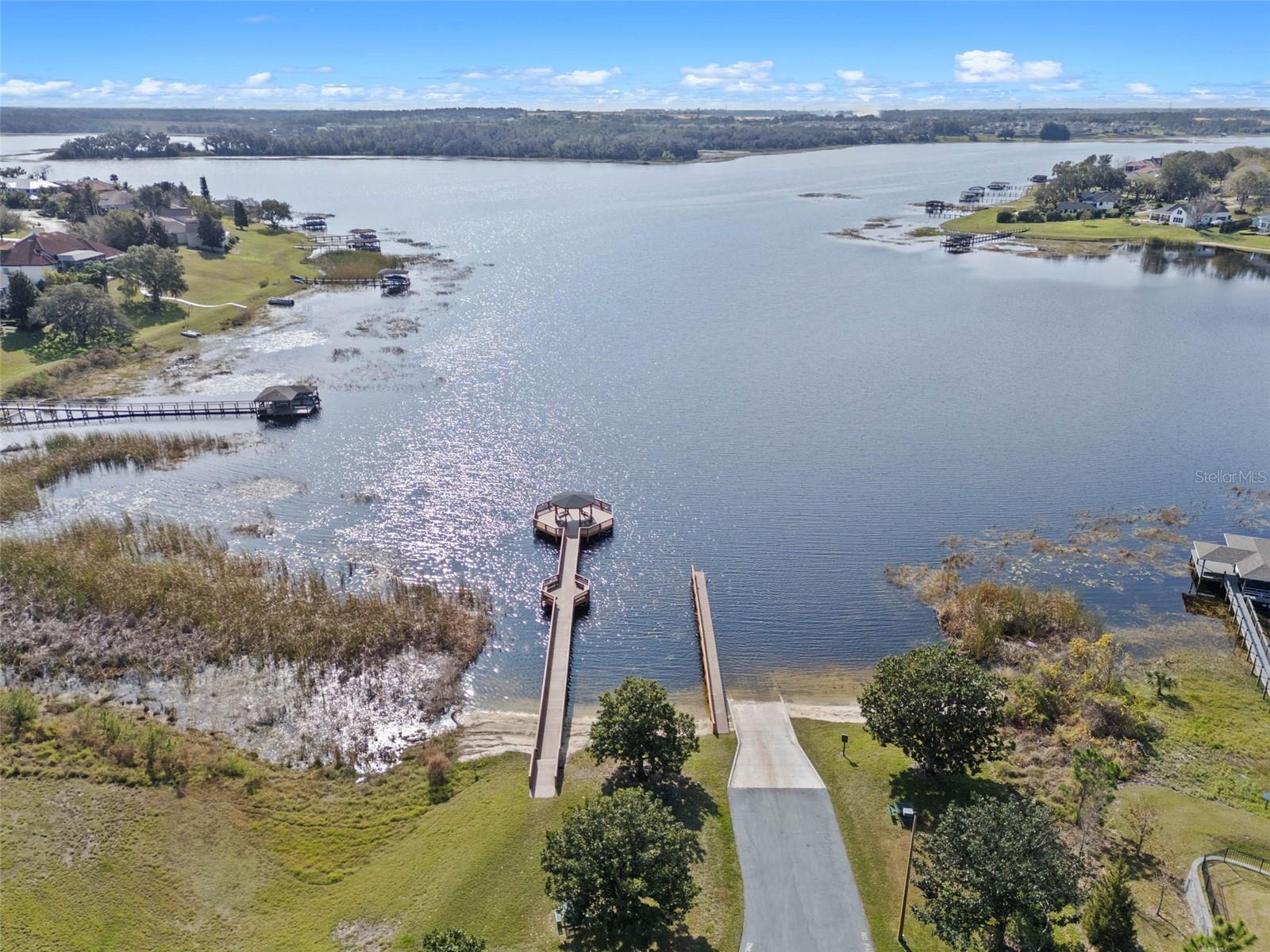 MAGNOLIA POINTE - Residential