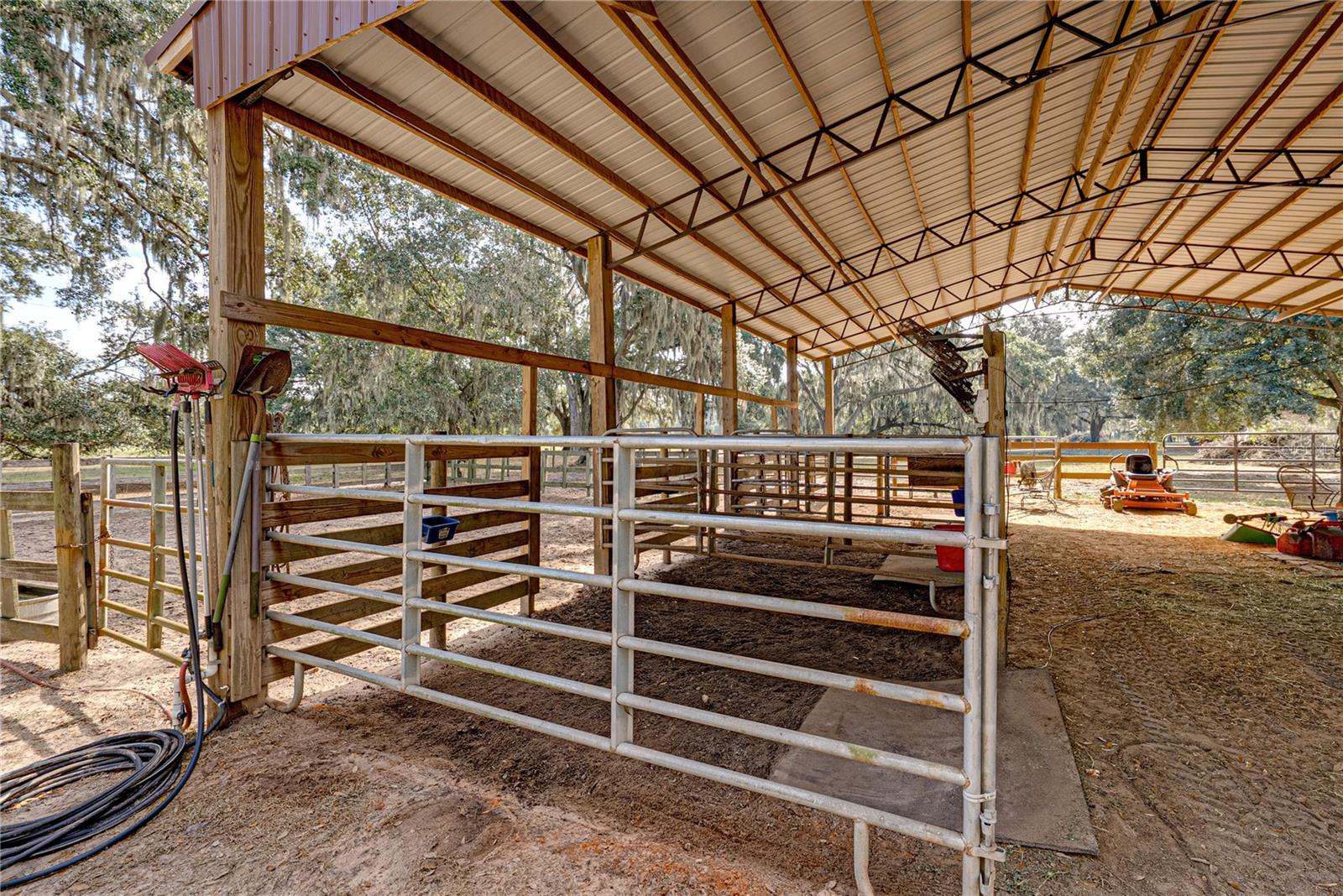 ACREAGE - Residential