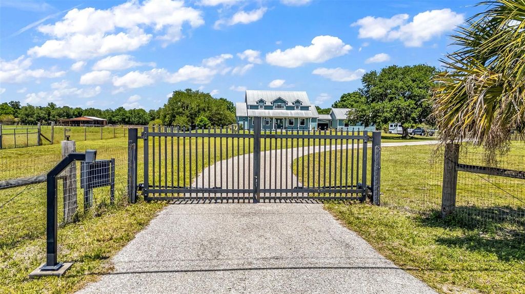 Photo of 7662 SW Liverpool Road, Arcadia, FL 34269 (MLS # C7524913)